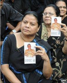 Anoma Fonseka at a rally calling fro her husband to be released in February 2011