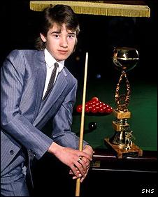 Stephen Hendry poses with the Scottish Professional trophy in 1986