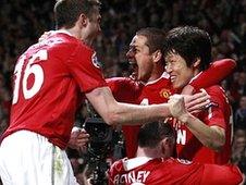 Manchester United celebrate Park Ji-sung's second-half goal