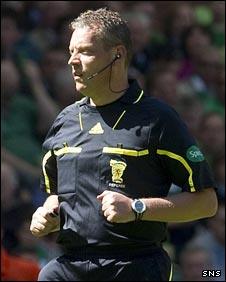 Referee Iain Brines