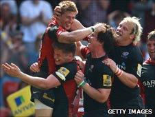 Saracens congratulate dave Strettle