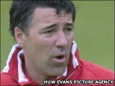 Wrexham manager Dean Saunders