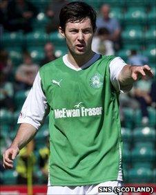 Richie Towell in action for Hibernian