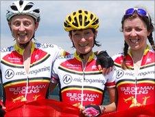 The gold winning women’s mountain bike team of (l-r) Julie Lyness, Jacqui Fletcher and Nikki Sharpe