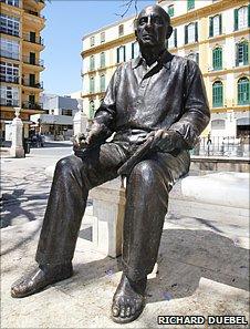 Statue of Pablo Picasso on Plaza de la Merced, Malaga