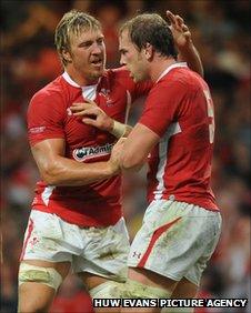 Andy Powell congratulates fellow Wales try-scorer Alun Wyn Jones