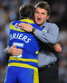 Tony Smith celebrates with Lee Briers