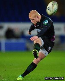 Tom Homer lands a penalty for London Irish