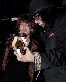 Singers Paulo Nutini and Sixto Rodriguez perform a duet