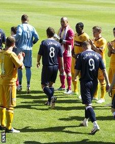 Motherwell form a guard of honour for Ross County