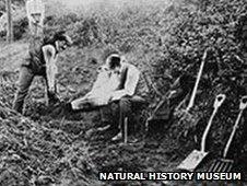 Dawson and Smith Woodward work the Piltdown site. Photo: Natural History Museum