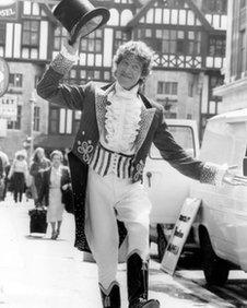 Michael Crawford in Barnum at the London Palladium in 1981