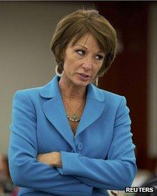 Defence attorney Patricia Palm questions OJ Simpson during an evidentiary hearing in Clark County District Court in Las Vegas, Nevada, on 15 May 2013