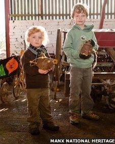 Children with their turnip lanterns at Cregneash in 2009