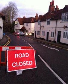 Sonning road sign