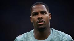 Chelsea talking to Milan over France keeper Maignan