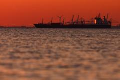 سنتکام: محاصره تنگه هرمز از دوشنبه آغاز می‌شود، عراقچی: فقط چند قدم تا «تفاهم‌نامه اسلام‌آباد» فاصله داشتیم