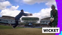 'Tremendous take!' - Markram caught and bowled on 49 by Rashid