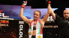 How Did Ditcheva Overcome a Hand Injury to Defeat Inaba?