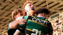 Prolific Hendy ‘greedy’ for trophies with Saints