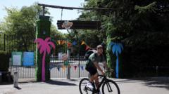 Water outage forces Chessington theme park to close