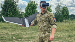 Soldado ucraniano con dron