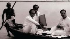 যুক্তফ্রন্টের দুই নেতা হোসেন শহীদ সোহরাওয়ার্দী ও শেখ মুজিবুর রহমান, ১৯৫৪ সালের ছবি।