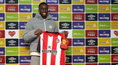 Brentford sign Fiorentina defender Kayode on loan