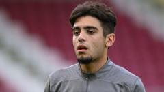 Braintree bring in Fulham midfielder on loan