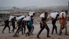 UN adọọla aka na ntị maka oke agụụ na-abawanye na Gaza dịka UK na-akwado inye enyemaka