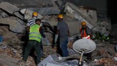 Al menos 32 muertos y más de 700 heridos por un potente terremoto doble que causó graves daños en Venezuela