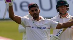 Patel century rescues Leics against Northants