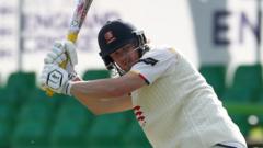 England's Cox extends contract with Essex