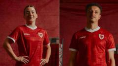 'It does remind me of a bus seat back in the day' - new Wales kit leaves fans divided