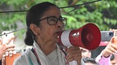 पश्चिम बंगाल: ममता बनर्जी के आवास और पार्टी कार्यालय पर पहुंची सीआईडी, ये है मामला