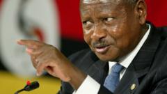 Museveni asaba inyeshamba gushira ibirwanisho hasi (ifoto yo mu bubiko)
