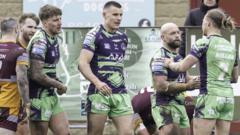 Castleford fend off Batley to progress in cup