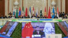中国领导人习近平用视频方式参加上海合作组织成员国元首理事会第21次会议。