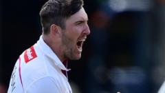 Somerset dominate opening day against Notts