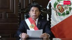 Pedro Castillo anunciando em rede nacional a dissolução do Congresso