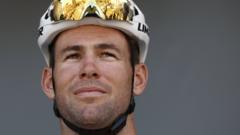 Cavendish delays retirement to target Tour record