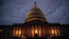 US politicians vote to avert government shutdown