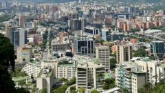 Fotografia aérea de um bairro cheio de prédios