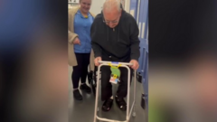Stogodišnjak ponovo naučio da hoda