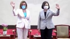 Presidente da Câmara dos EUA, Nancy Pelosi, se encontra com a presidenteslot que da mais dinheiroTaiwan, Tsai Ing-wen, nesta quarta-feira (03/08)