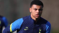 Ipswich sign Tottenham striker Scarlett on loan