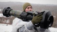 Украинский военный инструктор с британским противотанковым гранатометом NLAW