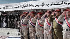 Siapa Houthi dan mengapa AS dan Inggris menyerang kelompok tersebut?