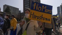 Manifestante em Toquio no dia 5 de marco de 2022