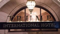 Вывеска Trump International Hotel